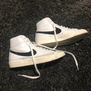 Nike Women's Blazer Mid 77 Vintage White